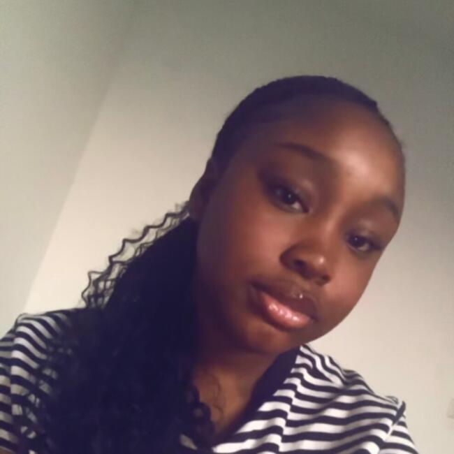 Babysitter in Clichy: Halima