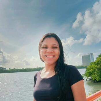Babysitter in Recife: Izabella