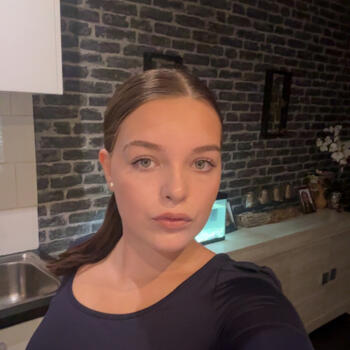 Babysitter in Moerbeke: Ilaya