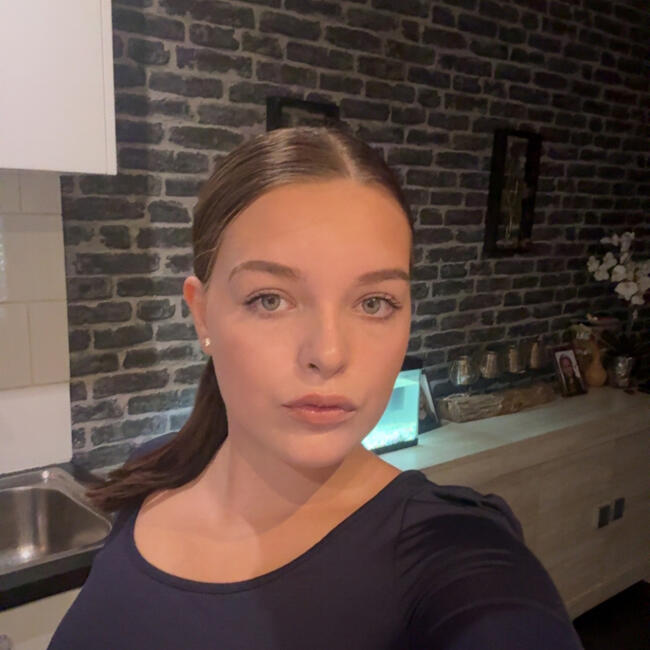 Babysitter in Moerbeke: Ilaya