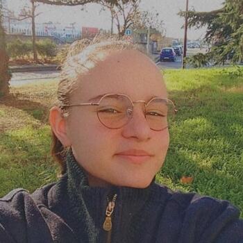 Babysitter in Aix-en-Provence: Inès