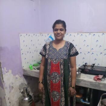 Babysitter Virār: Priya