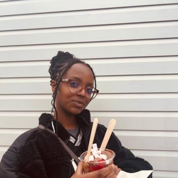 Baby-sitter à Leeuw-Saint-Pierre: Olivia