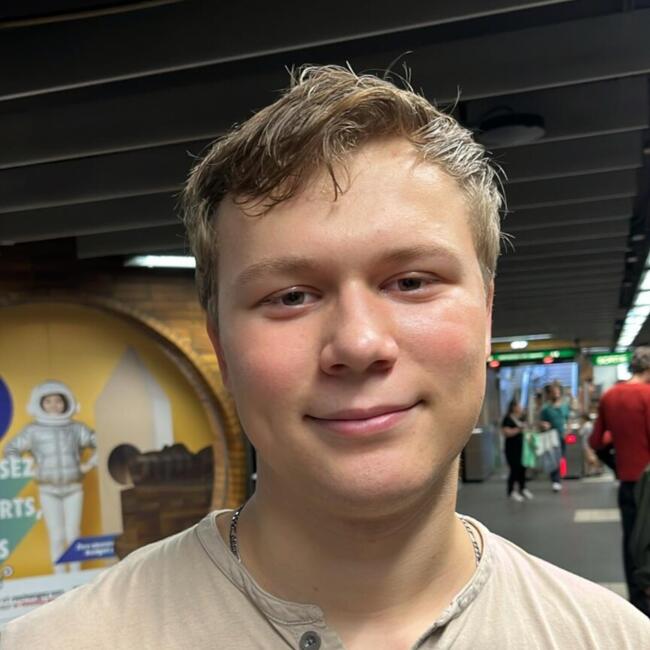 Babysitter in Valence: Enoha