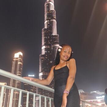 Babysitter in Dubai: Leah