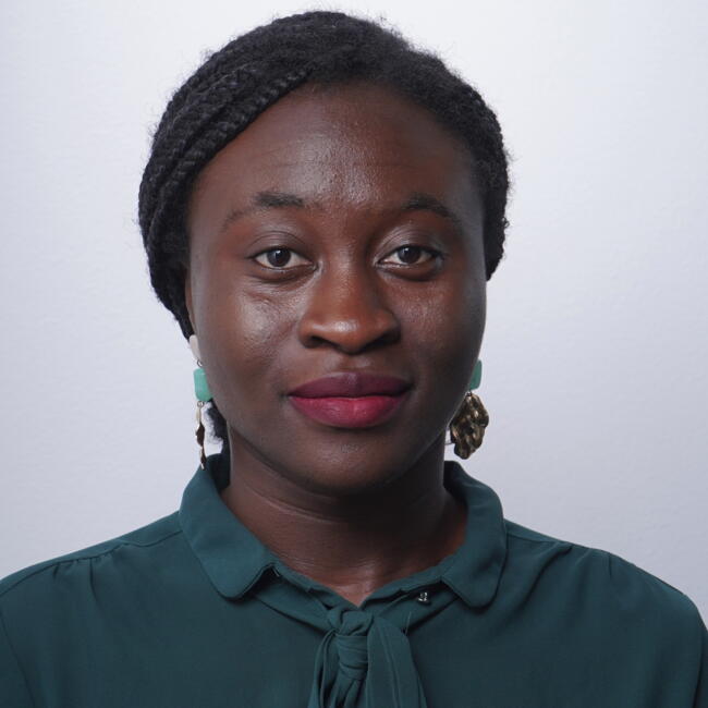 Babysitter in Paris: Vicky