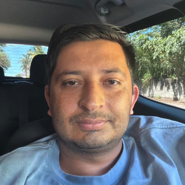 Babysitting job in São José (São José): Muhammad