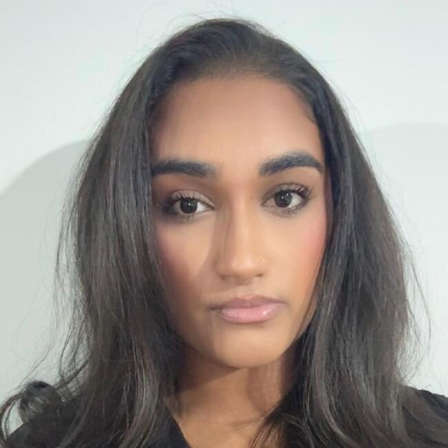 Babysitter in Leicester: Larissa