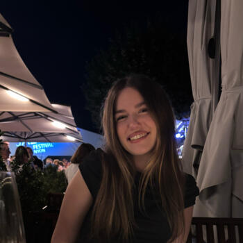 Babysitter in Gland VD: Camille