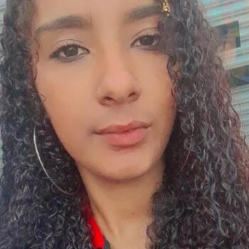 Babysitter Betim: Leiliane