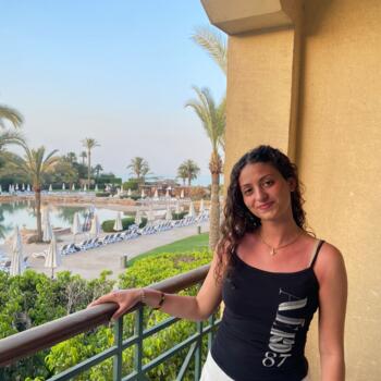 Baby-sitter in Milton: Julia