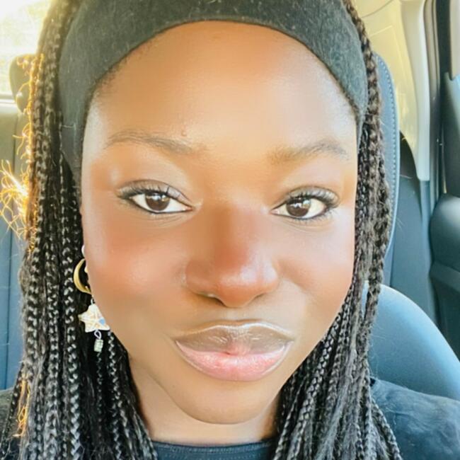 Babysitter in Toronto: Juliette