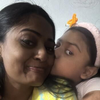 Surat में बेबीसिटिंग की नौकरी: बेबीसिटिंग से जुड़े काम Komal