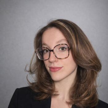 Babysitter in Arras: Emna