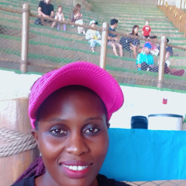 جليسة أطفال في أبوظبي: Kemigisha