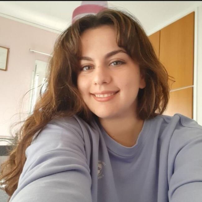 Babysitter στην περιοχή Νέα Ιωνία: Lena