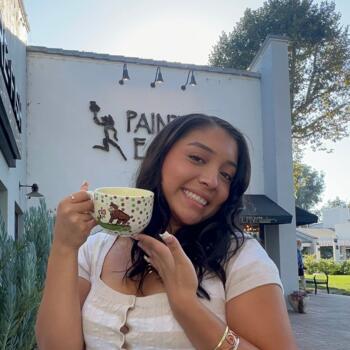 Babysitter in Murrieta: Alize