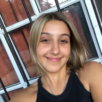 Niñera en Belén de Escobar: Abril