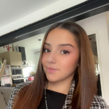 Babysitter in Aiguefonde: Lola