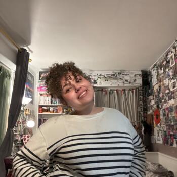 Babysitter Burnaby: Shirel