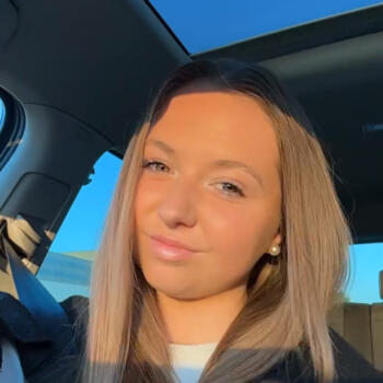 Babysitter in Saint-Nazaire: Chloé