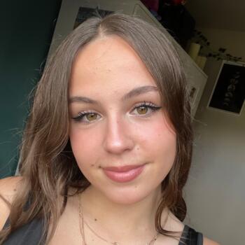 Babysitter in St-Malo: Anais