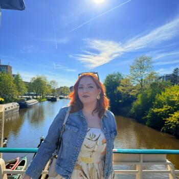 Babysitter in The Hague: Nicoleta