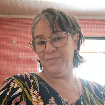 Babysitter Brasília: Denise