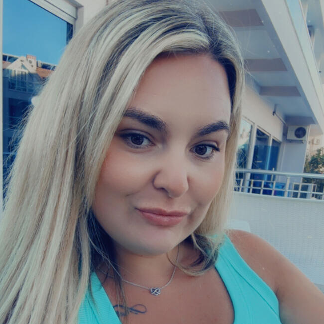 Babysitter in London: Danielle