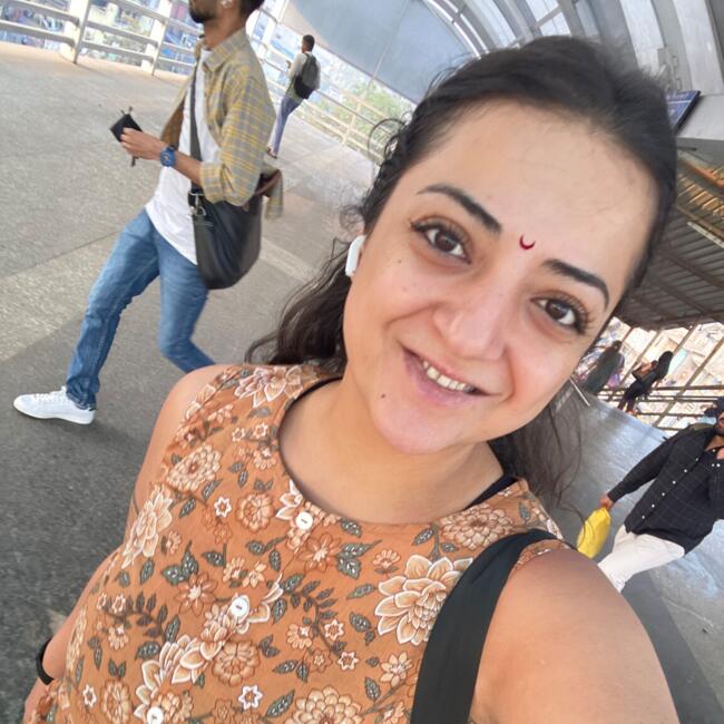 Babysitter in Mumbai: Anabayim