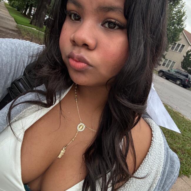 Babysitter in Chicago: Yuliannys