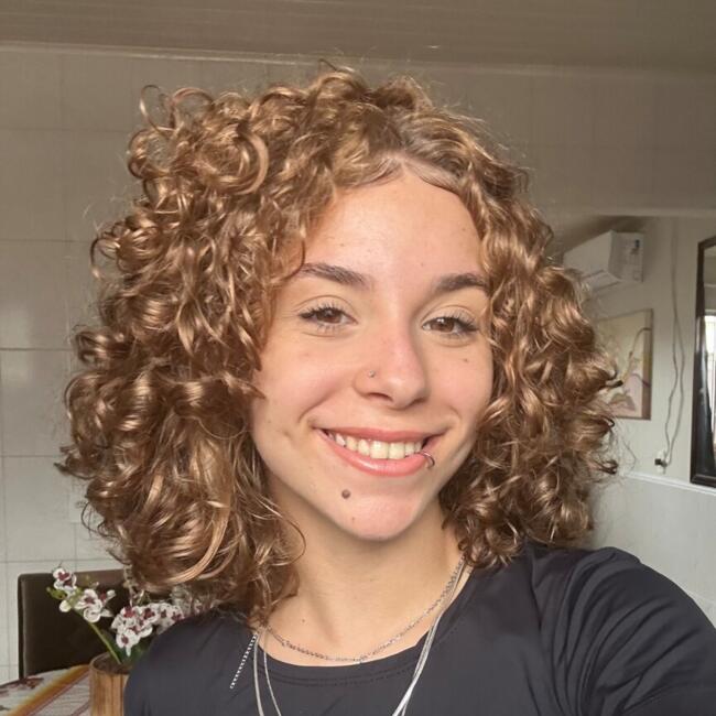 Babysitter in São José (São José): Lara