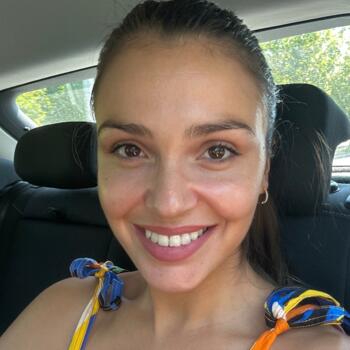 İstanbul bölgesinde bebek bakıcılığı işi: Bebek bakıcısı iş ilanı Elena