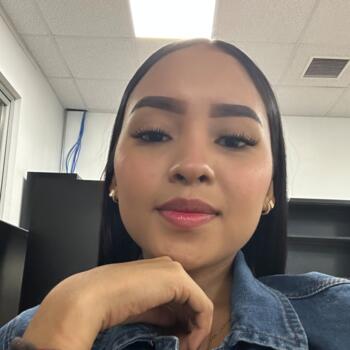 Babysitter in Panama City: Alison