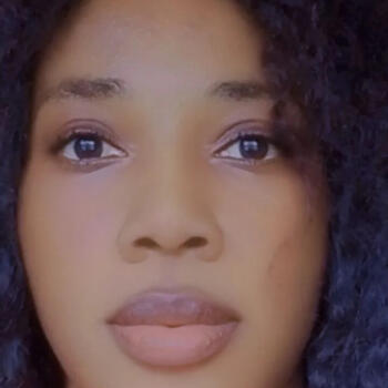 Babysitter in Akure: Victoria