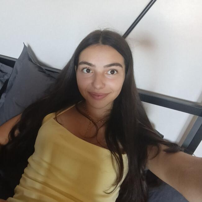 Baby-sitter à Marignane: Jade