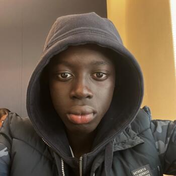 Barnvakt i Bro: Mouhameth