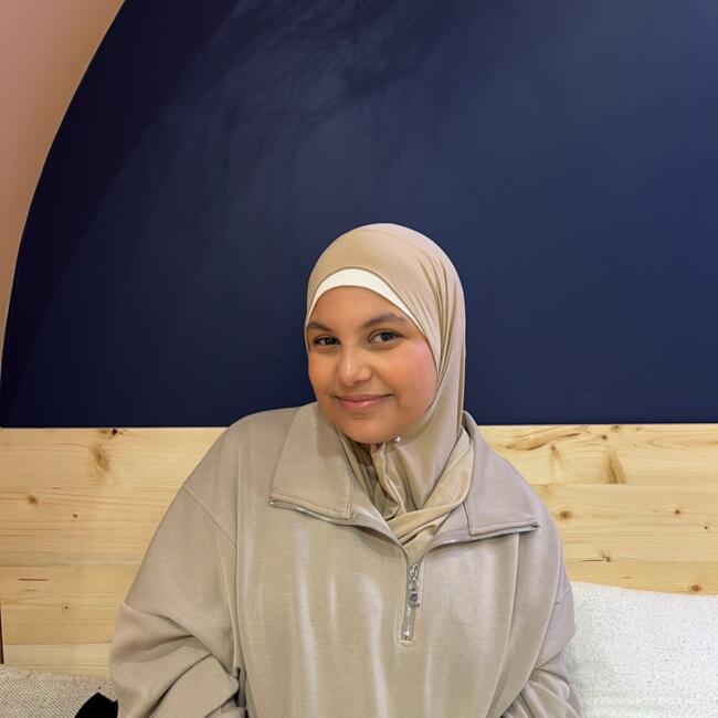 Babysitter in Bois-Colombes: Amira