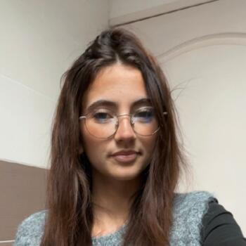 Babysitter in Laglorieuse: Camille