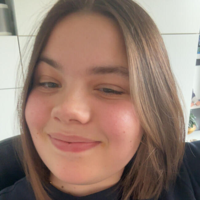 Babysitter in Bilzen: Nika