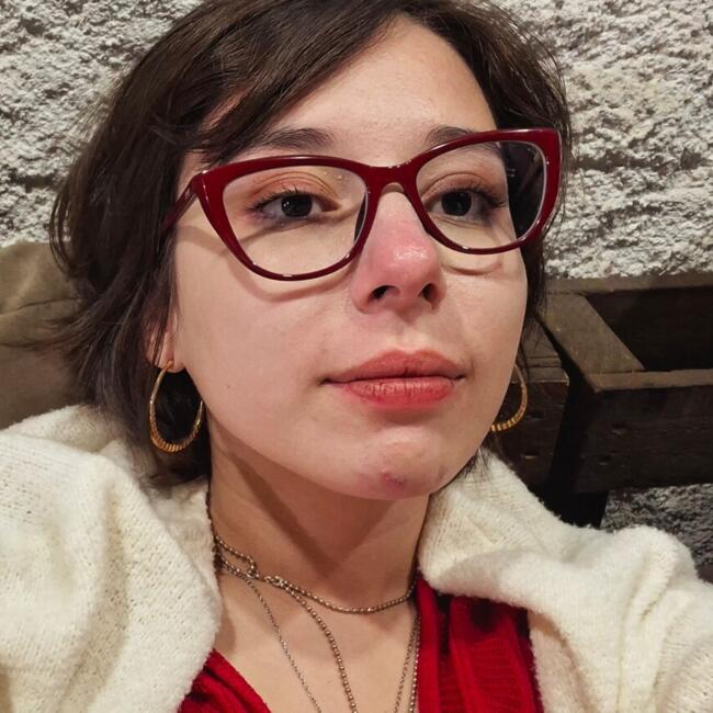 Babysitter in Curitiba: Anna Flavia