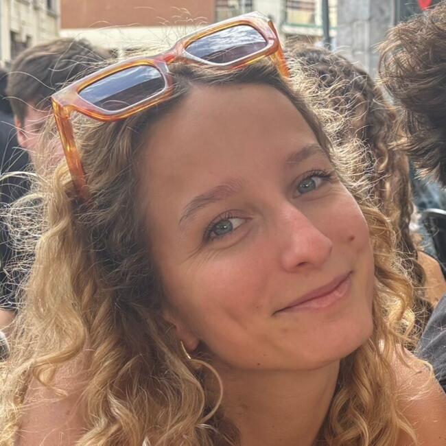 Babysitter in Paris: Salomé