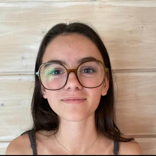 Babysitter in LAiguillon-sur-Vie: Yaël