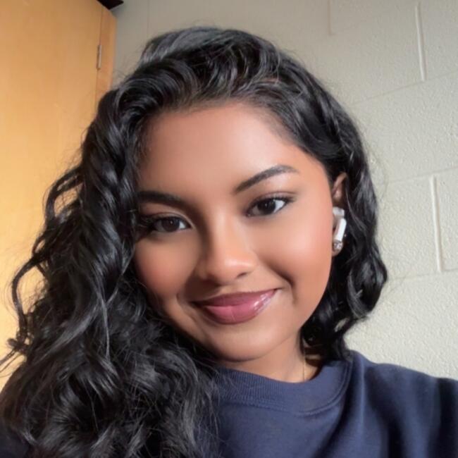 Babysitter in Ajax: Harini