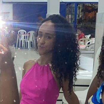 Babá em Queimados: Dominique Ribamar