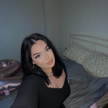 Babysitter στην περιοχή Πειραιάς: Καλλιόπη