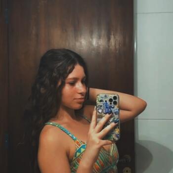 Babá em Uberaba: Estela