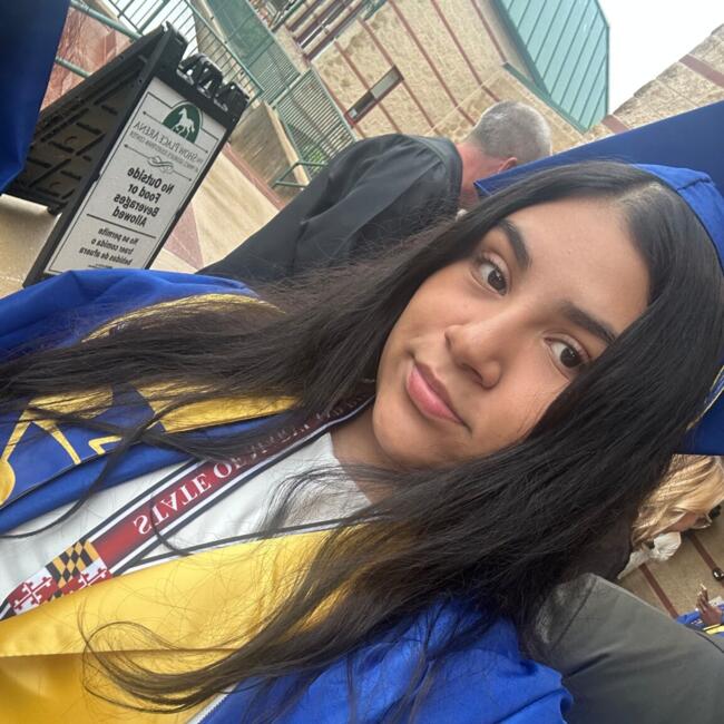 Babysitter in Laurel: Gabriela
