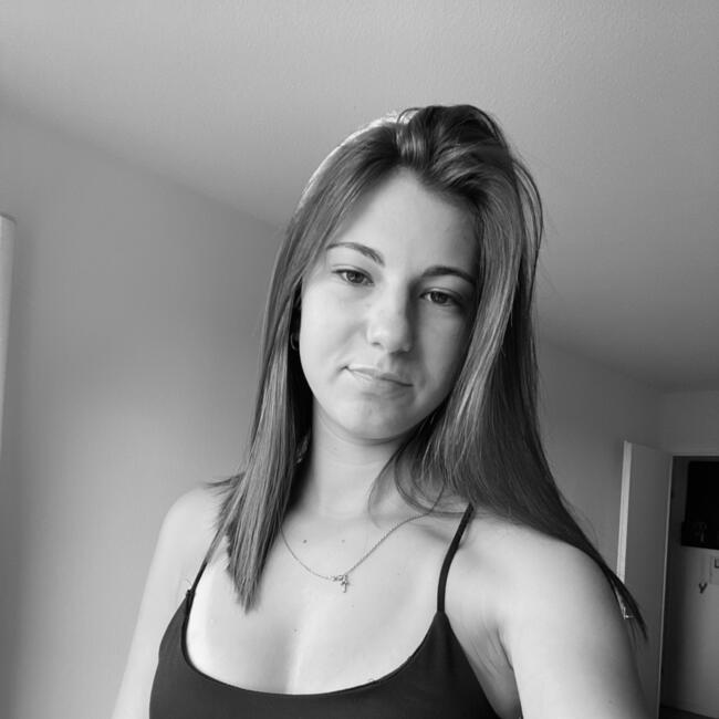 Babysitter in Bourgoin-Jallieu: Camille