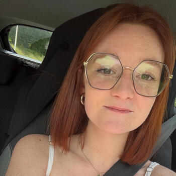 Babysitter in Les Essarts: Samantha